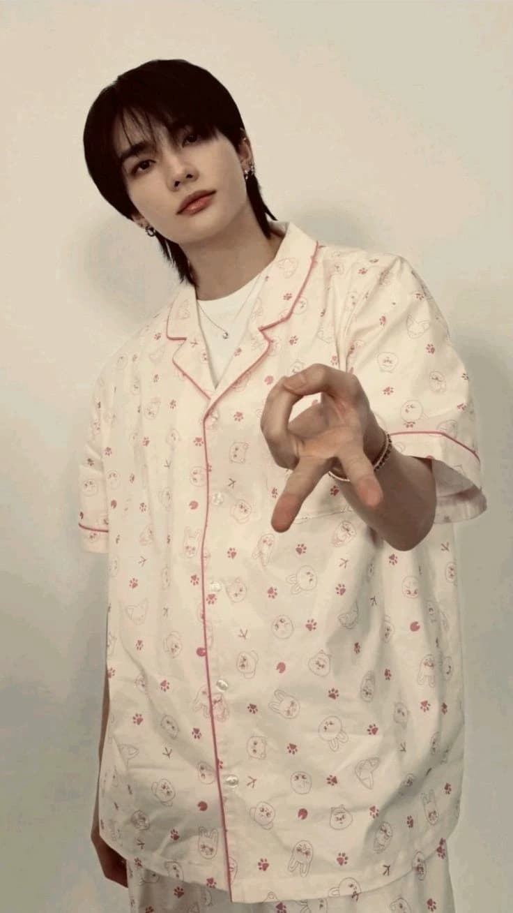 Hyunjin thumbnail