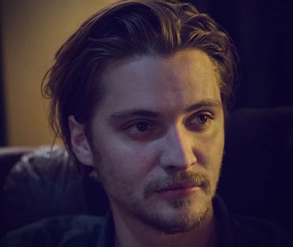Elliot grey thumbnail