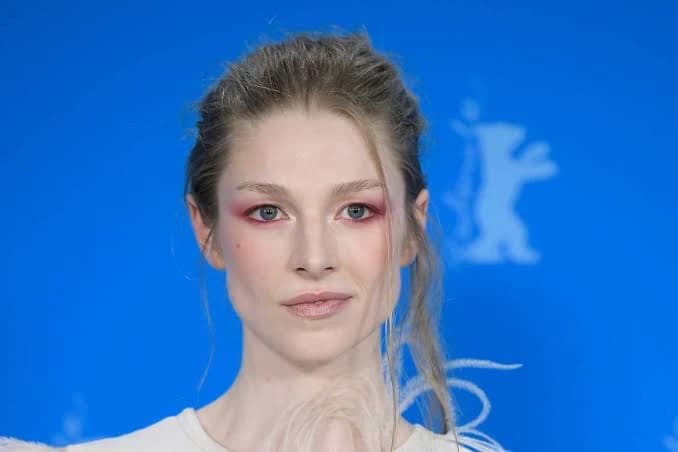 Hunter Schafer thumbnail