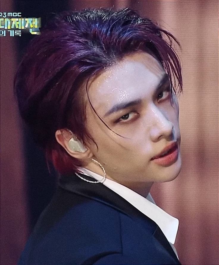 Hyunjin thumbnail