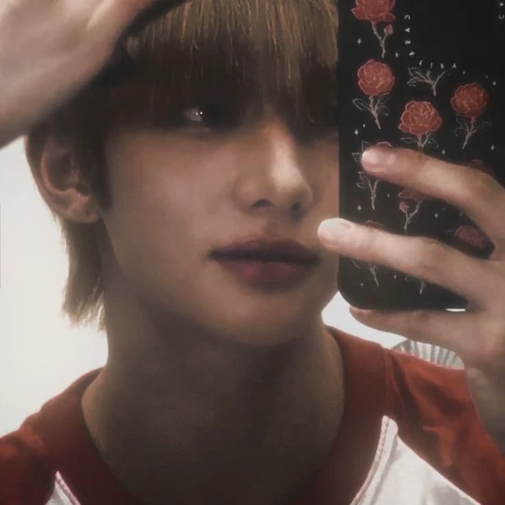 Hyunjin thumbnail