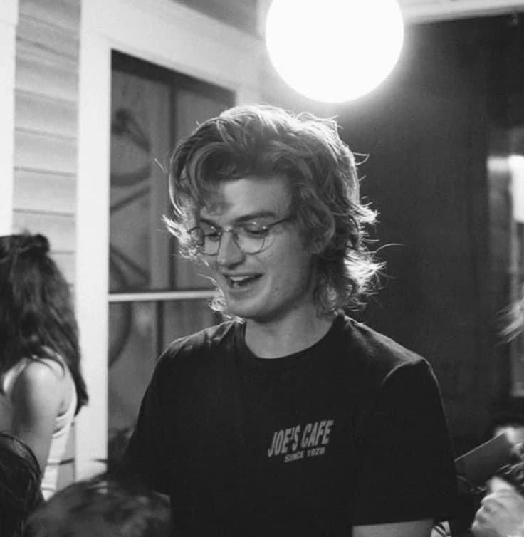 Joe Keery thumbnail