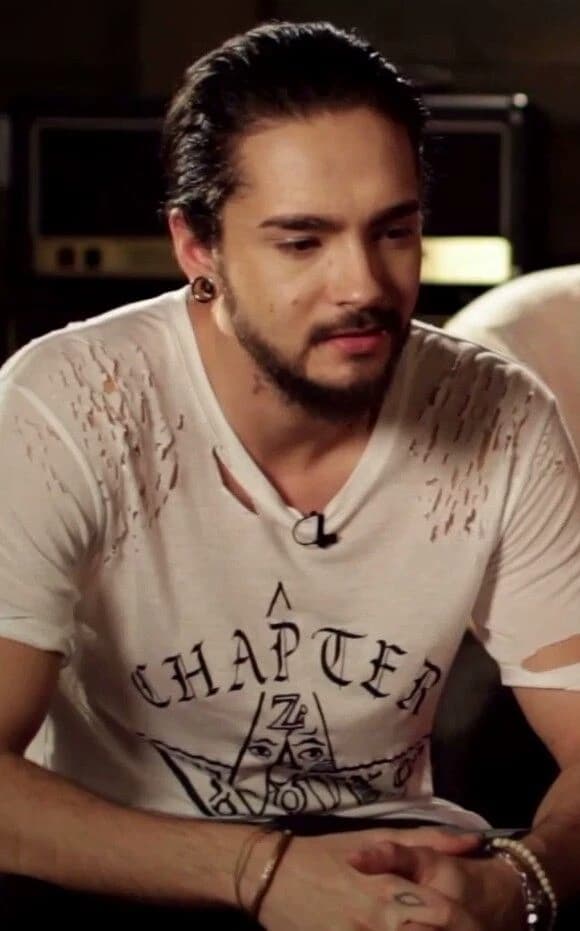 Tom Kaulitz/ the employee 🧽 thumbnail