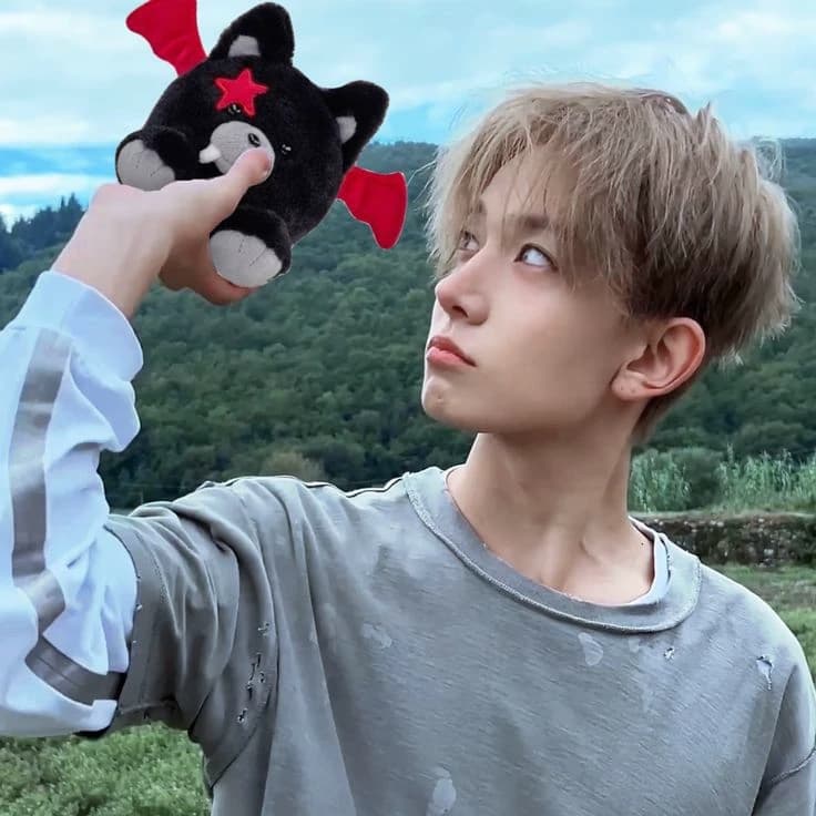 Lee Heeseung thumbnail