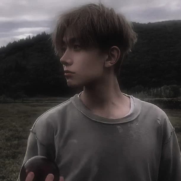 Lee heeseung  thumbnail