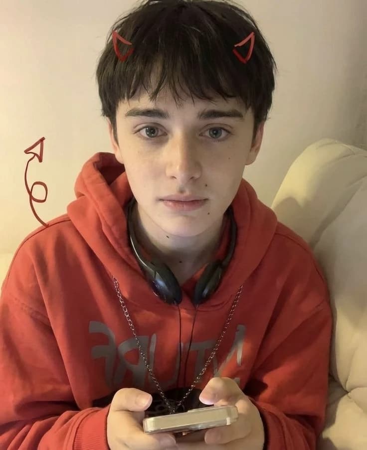 Noah Schnapp thumbnail
