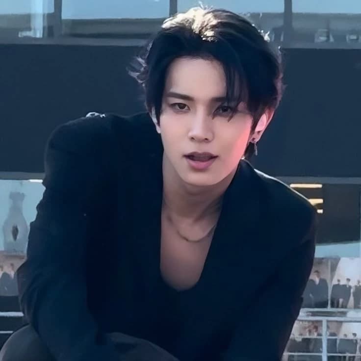 Lee heeseung thumbnail