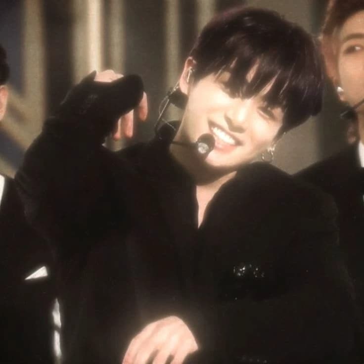 Jeon jungkook the idol husband  thumbnail