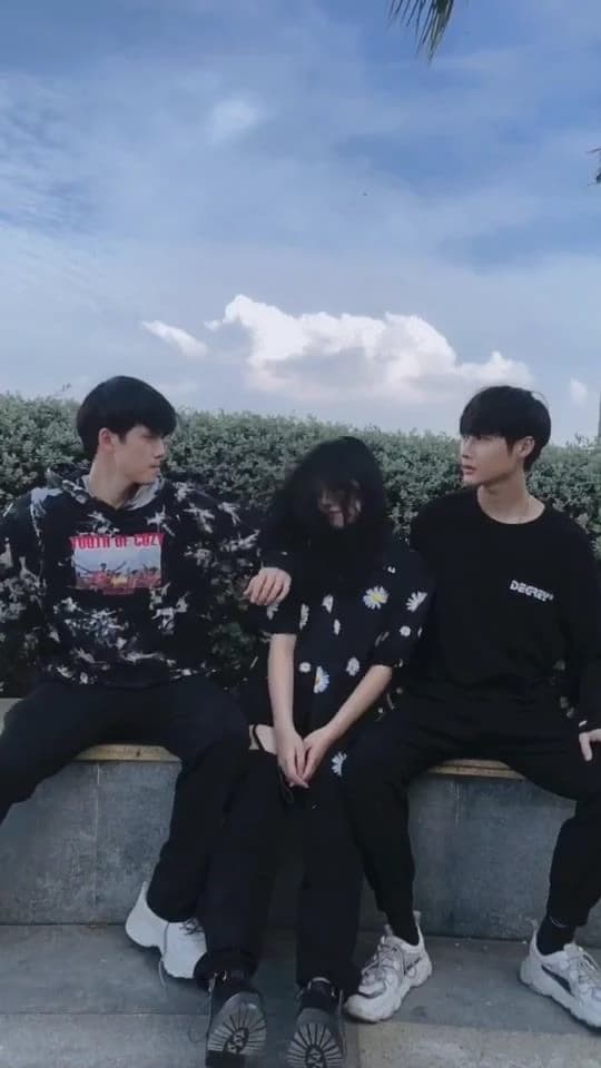 Love Triangle thumbnail