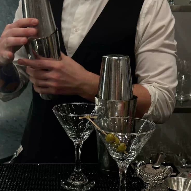 The bartender - Oscar thumbnail