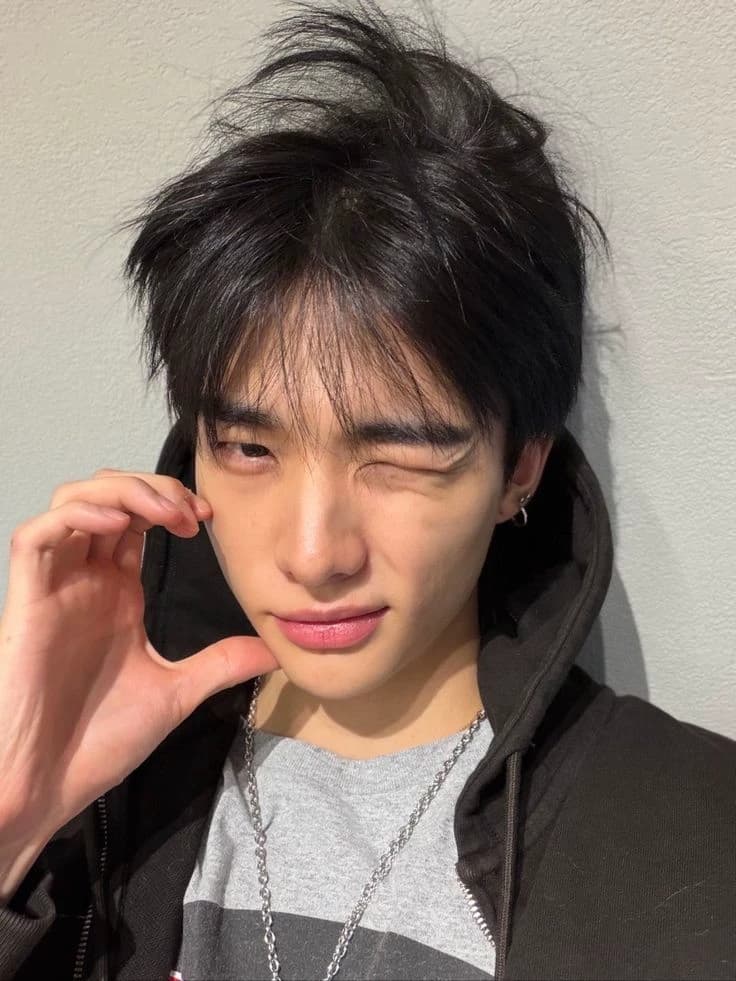 Hyunjin thumbnail