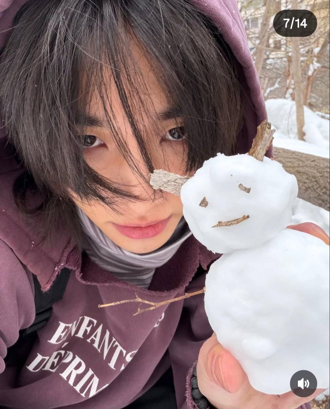 Hwang hyunjin  thumbnail