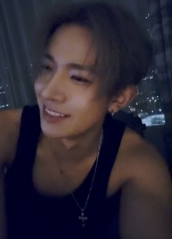 Lee heeseung  thumbnail