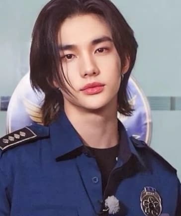 Hwang Hyunjin thumbnail