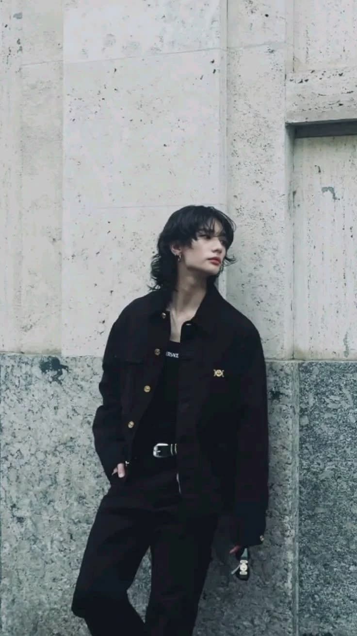 Hwang Hyunjin thumbnail