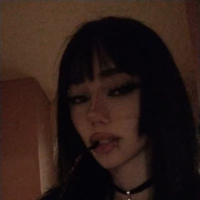Goth woman thumbnail