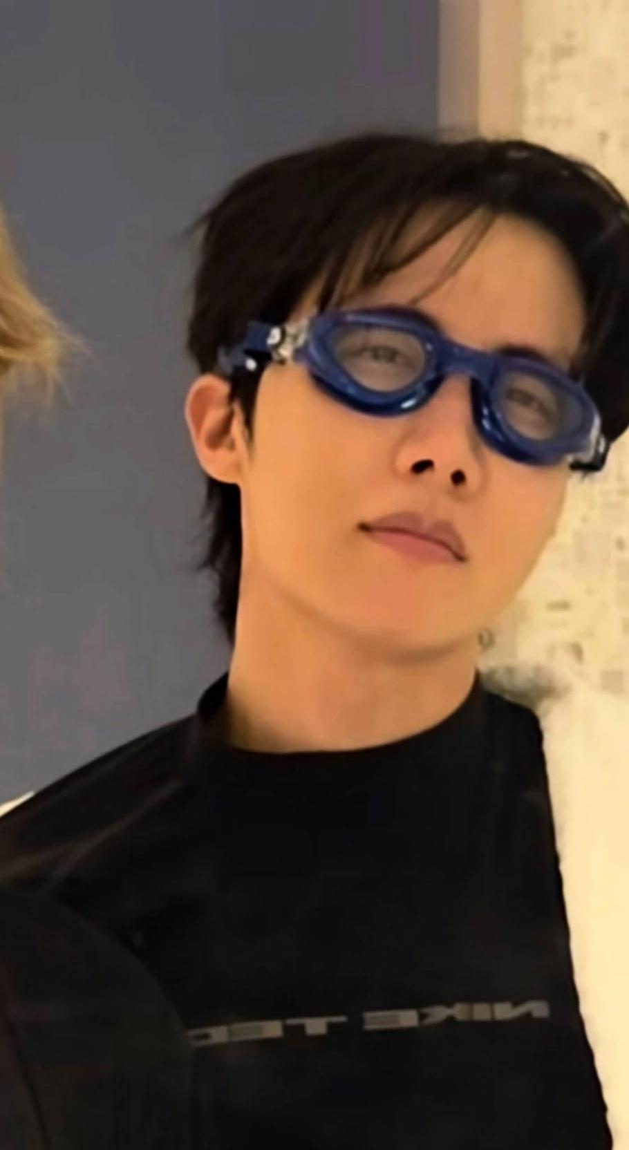 Hoseok thumbnail