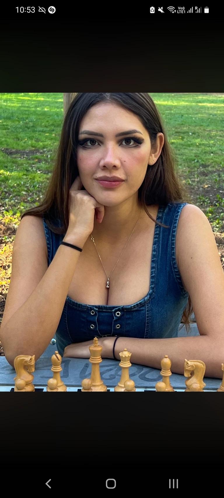 Alexandra Prado thumbnail