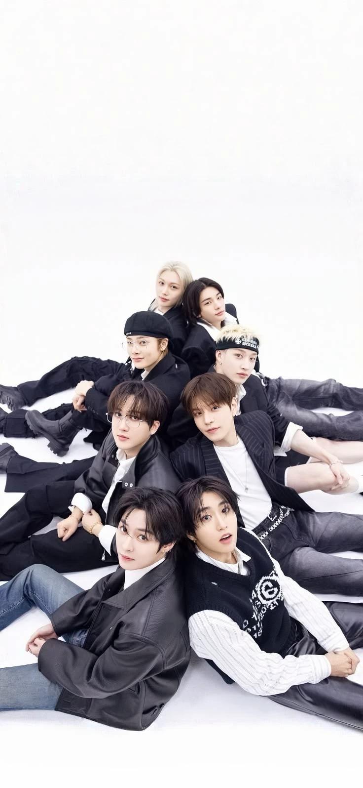 STRAYKIDS thumbnail