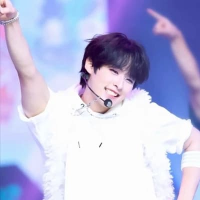 Lee Know thumbnail