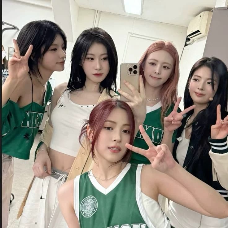 ITZY thumbnail