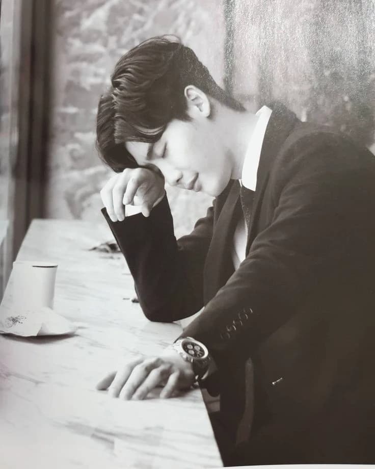 Lee Jong Suk thumbnail