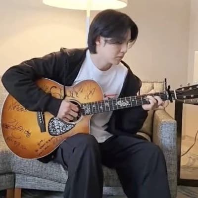 Min Yoongi (Suga) thumbnail