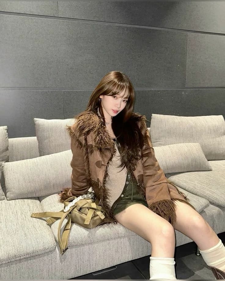 chaewon  thumbnail