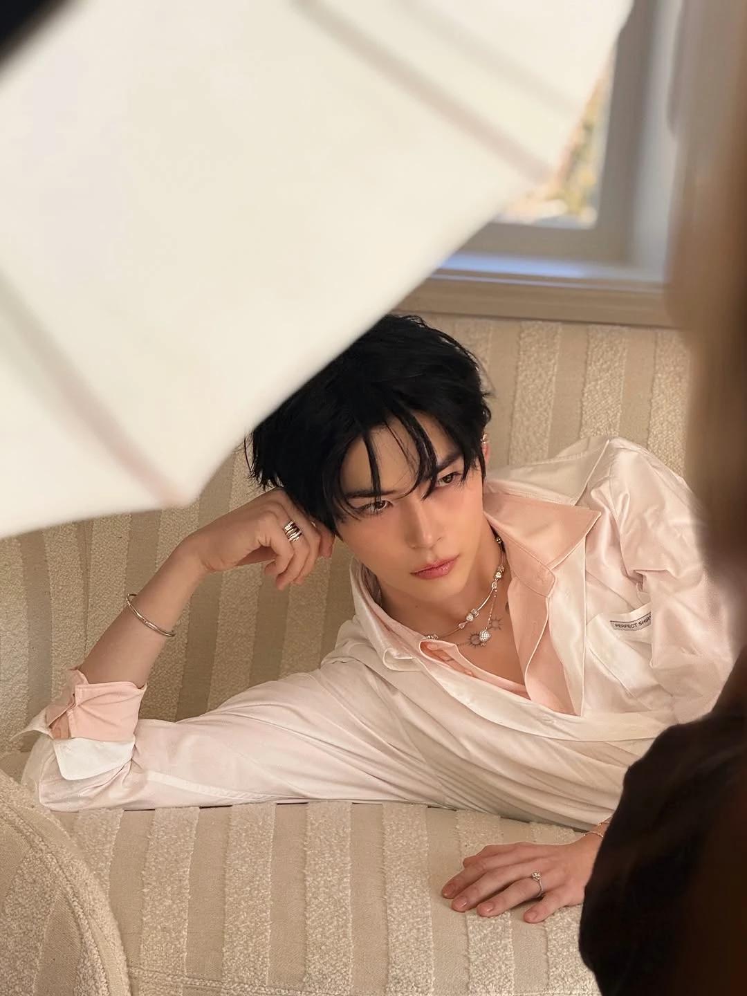 Sung Hanbin thumbnail