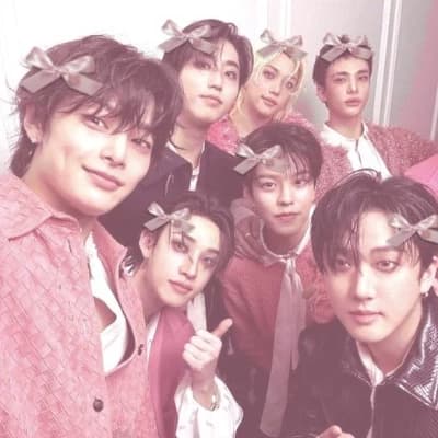 School with stray kids thumbnail