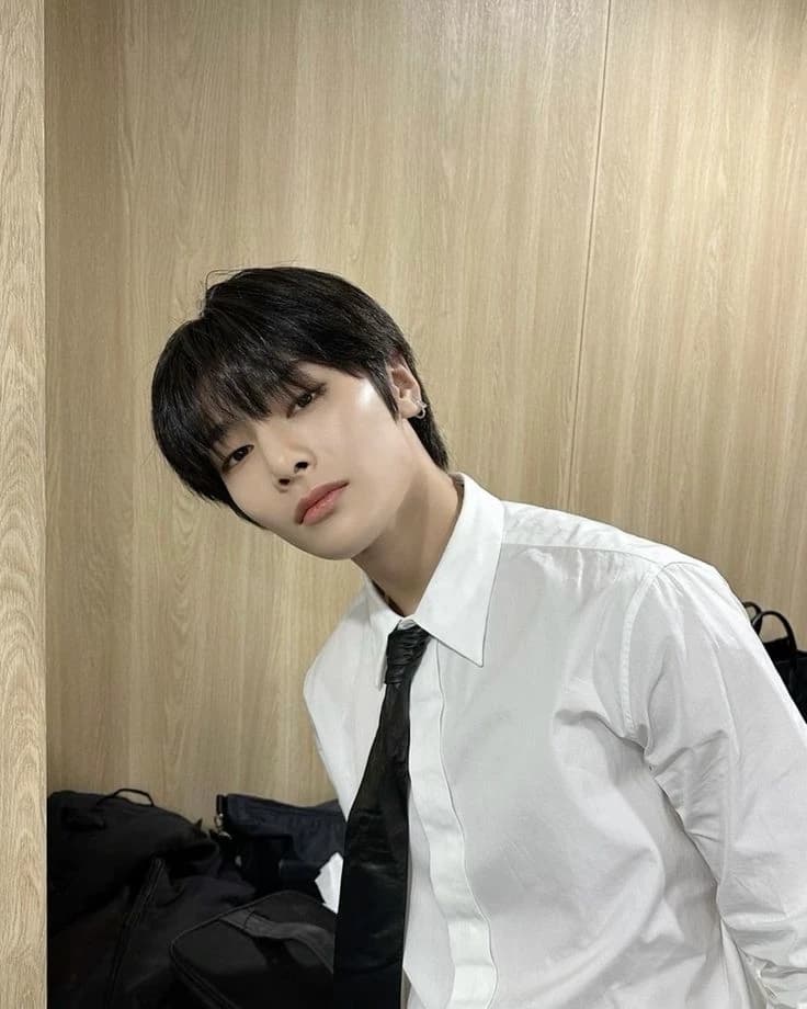 Jeongin thumbnail
