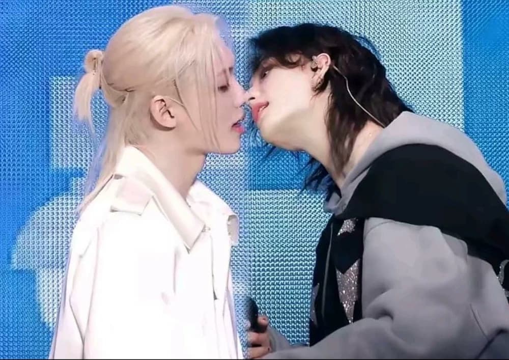Stray kids thumbnail