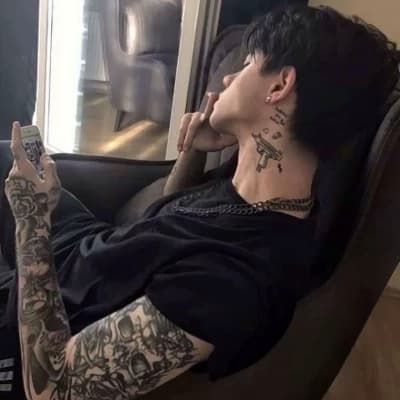 Alex thumbnail