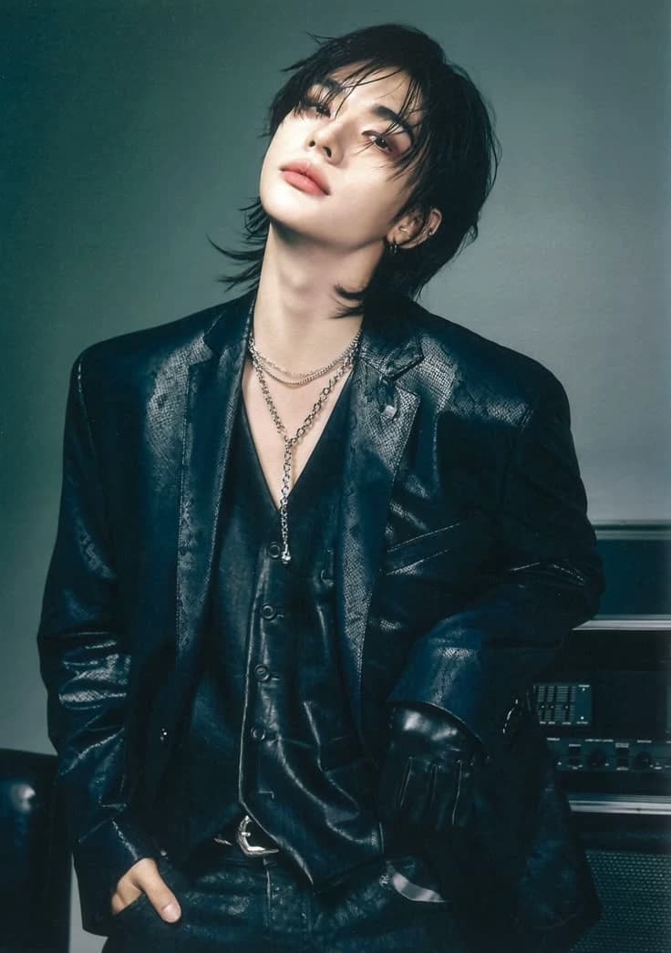 Hwang Hyunjin thumbnail