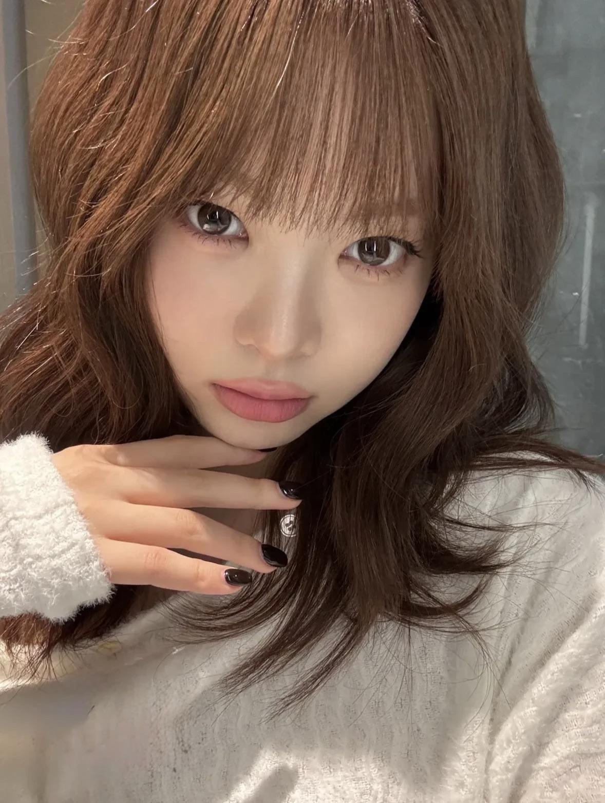 Hong Eunchae thumbnail