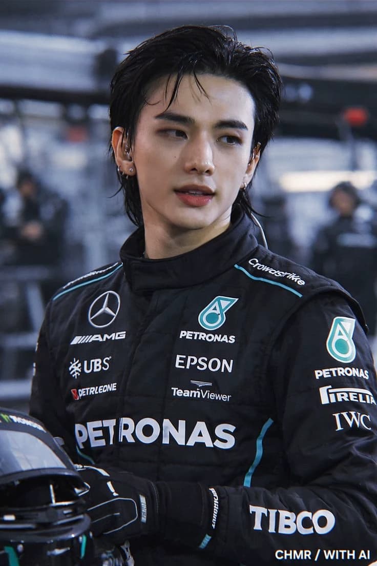 Hwang Hyunjin thumbnail