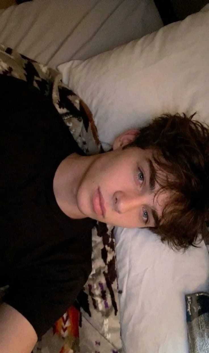 Adrián Thorne thumbnail