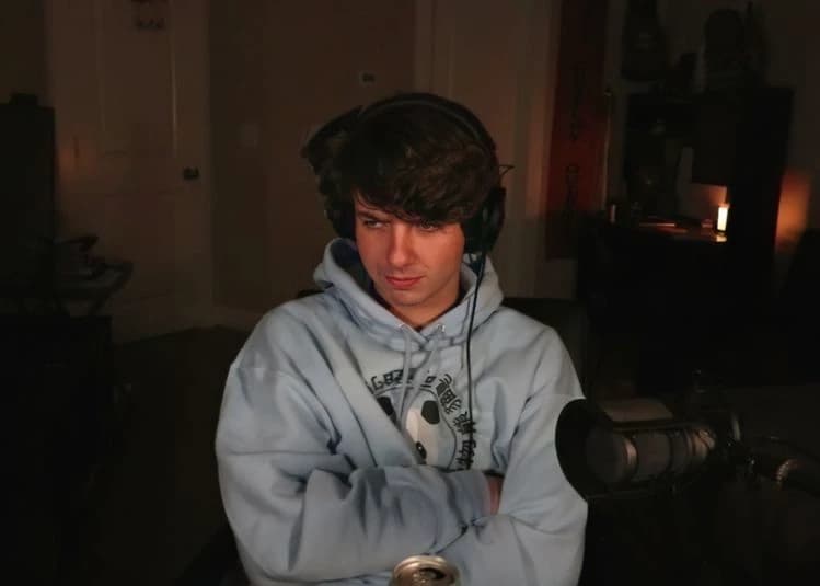 Karl Jacobs -- DSMP / Mr Beast Crew thumbnail