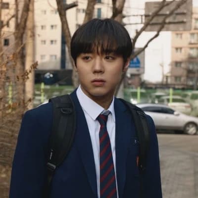 Yong Shi-eun thumbnail