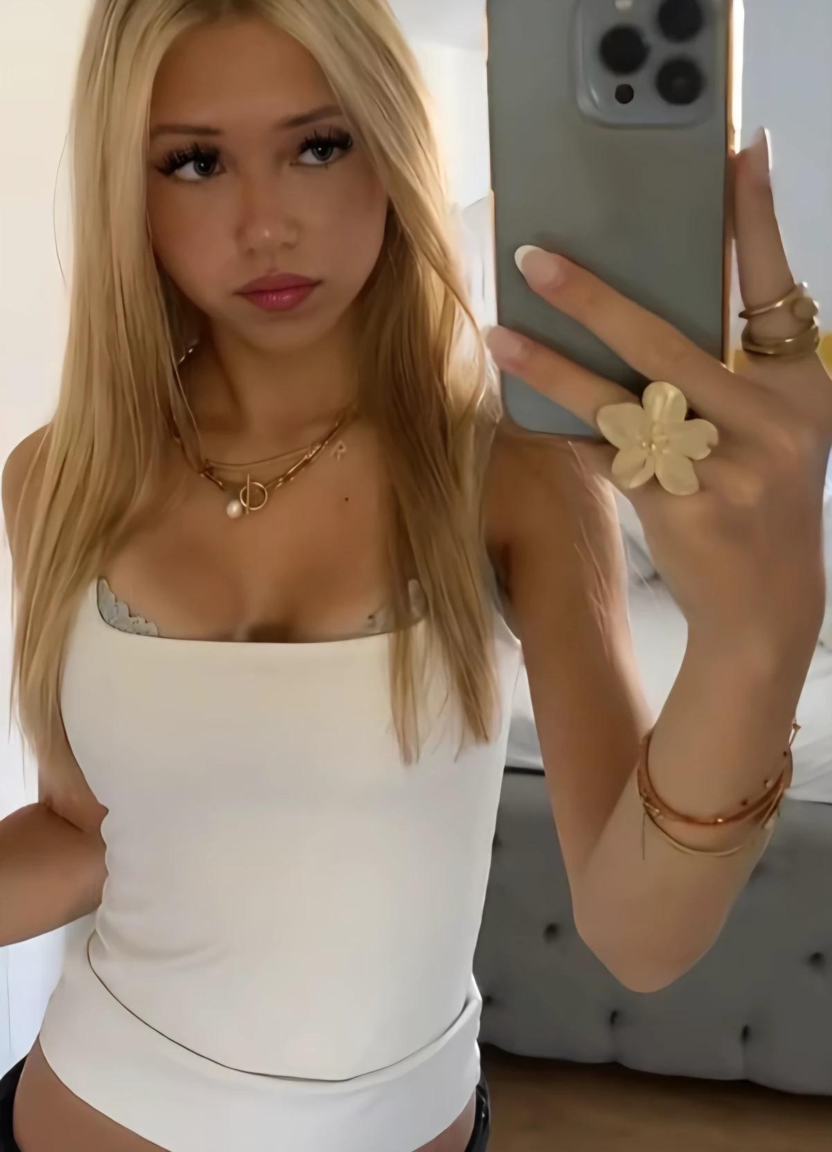 Lily thumbnail