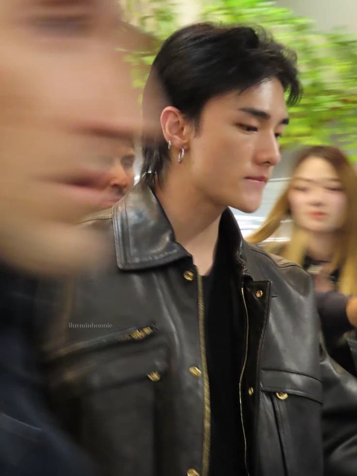 Hwang Hyunjin. thumbnail