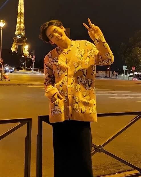 Kim Taehyung thumbnail
