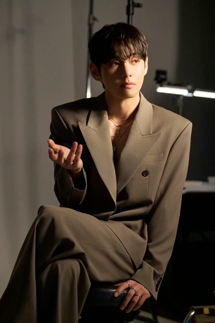 Kim Taehyung thumbnail