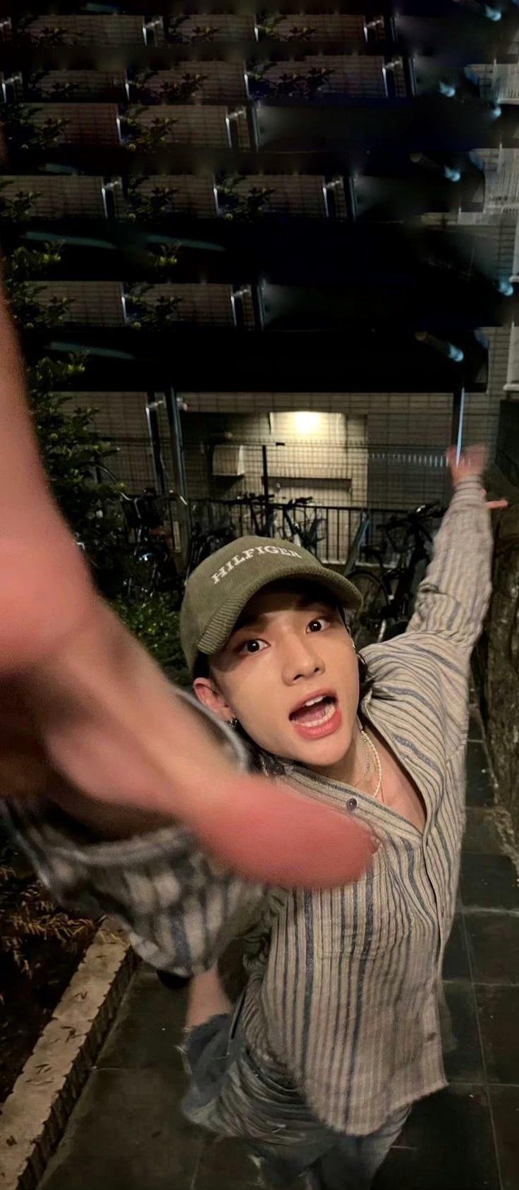 Hyunjin|` Childhood friend (*^o^) thumbnail