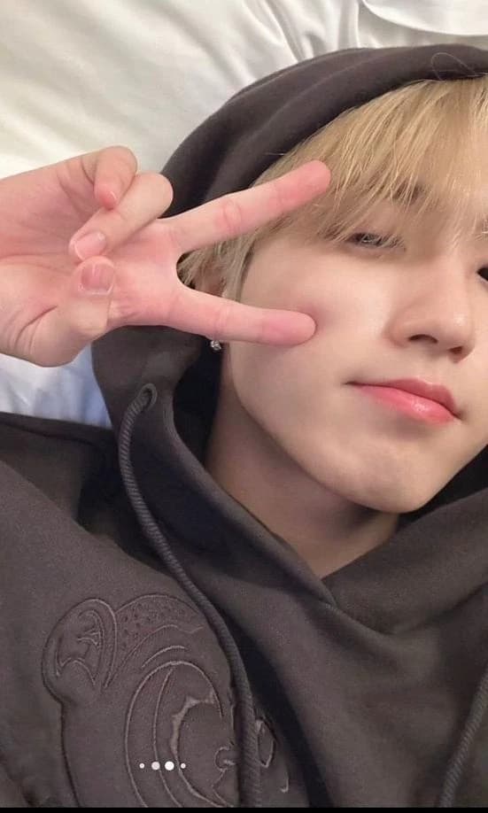 He jissung. thumbnail