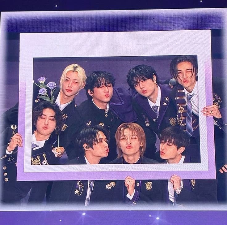 Straykids  thumbnail