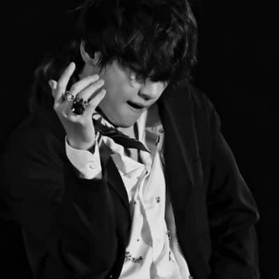 Kim Taehyung thumbnail