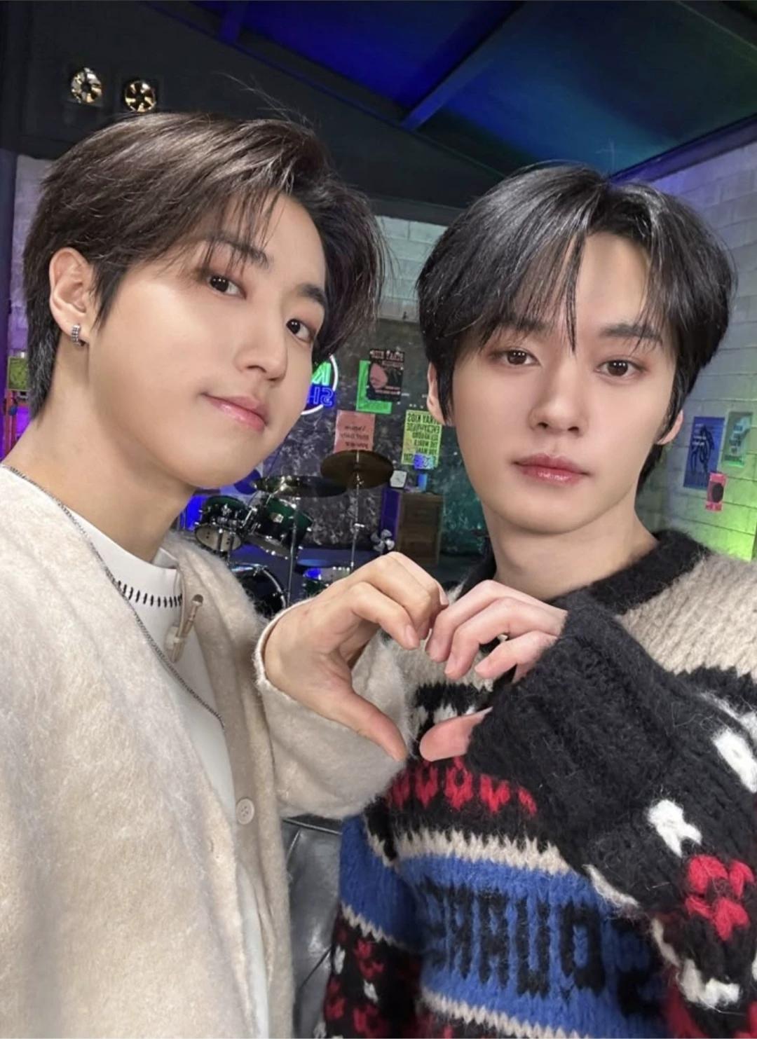 MINSUNG 💚🩷 thumbnail