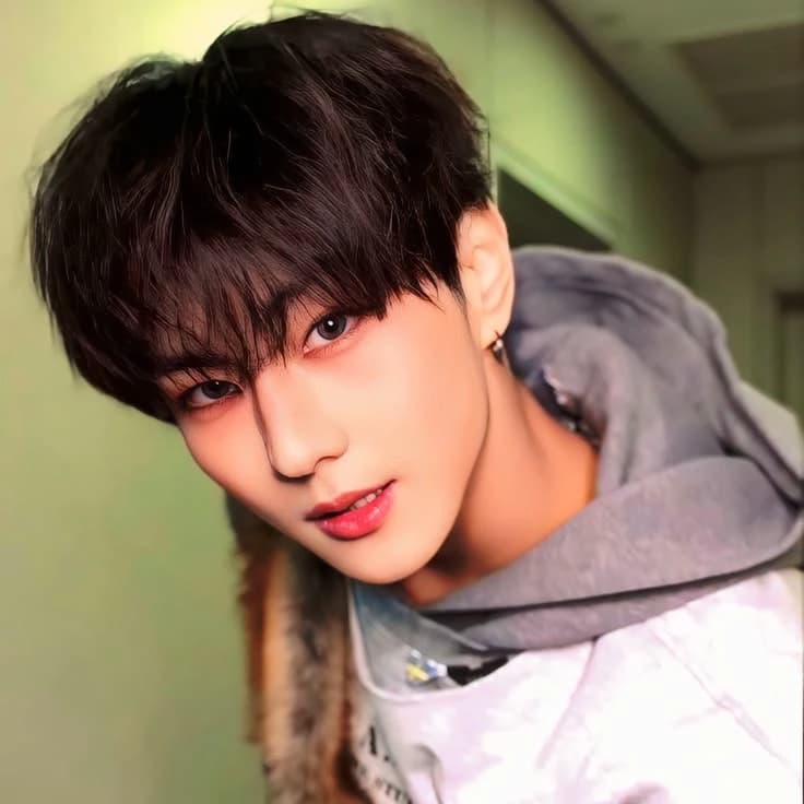 Yang Jungwon thumbnail
