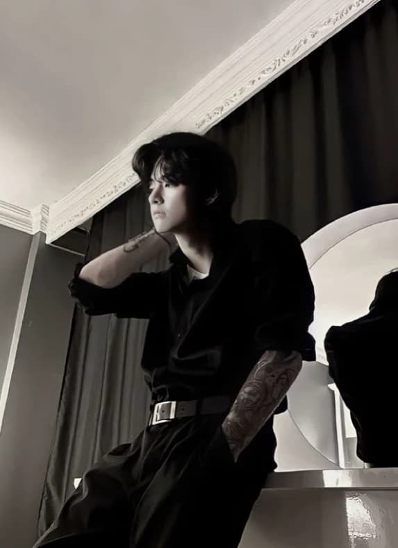 Kim taehyung thumbnail
